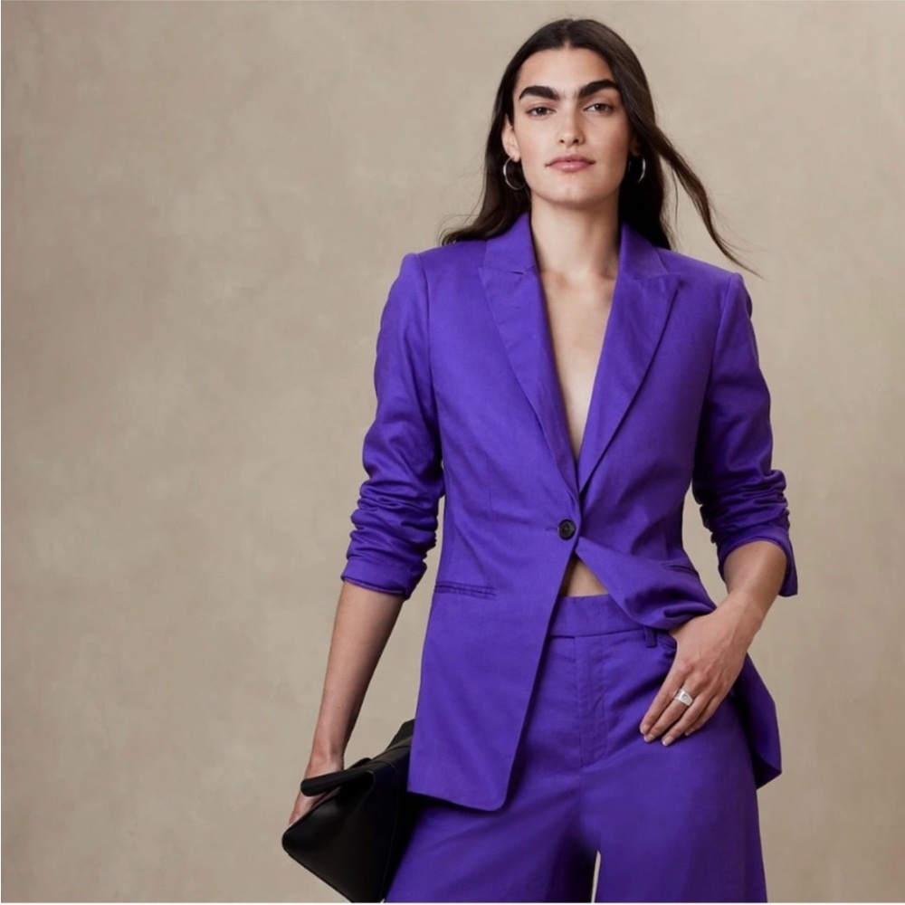 NWT Long Linen-Blend Cutaway Blazer